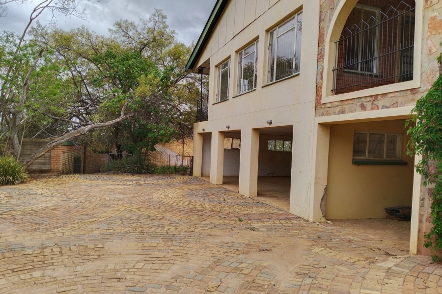 6 Bedroom Property for Sale in Hartbeespoort Rural North West